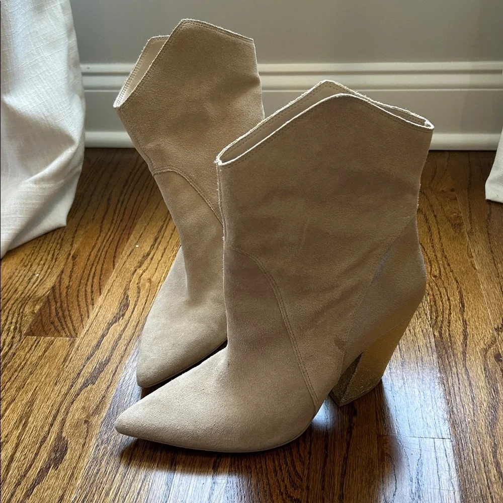 Dolce Vita Beige Suede Pointed-Toe Heeled Boots - Picture 5 of 6